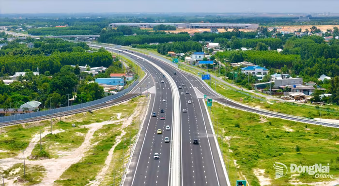 Phát triển hạ tầng giao thông chiến lược